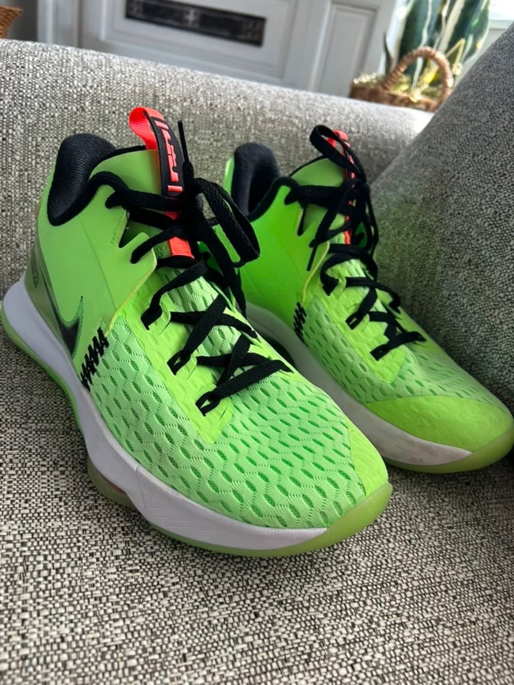 Nike LeBron Witness 5
